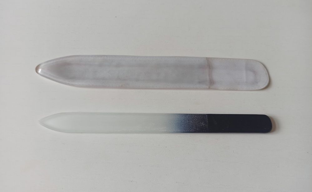 Szklany pilnik do paznokci + etui