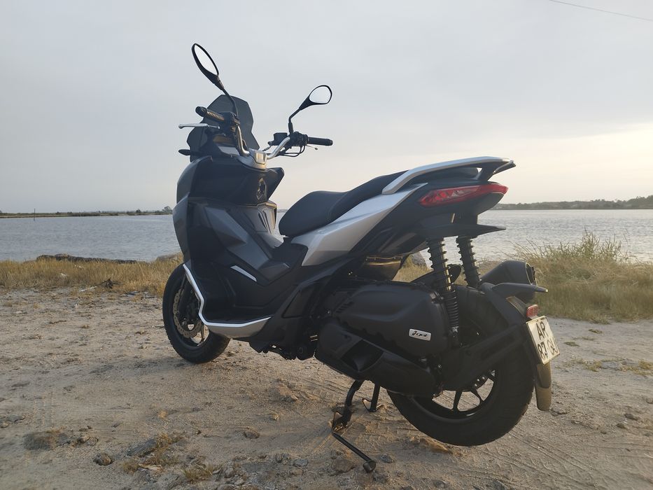 Aprilia sr gt (125)