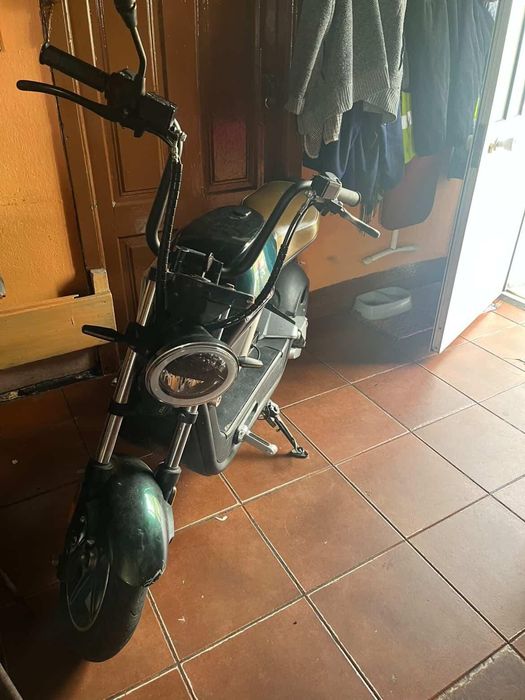Moto elétrica faz 60 km