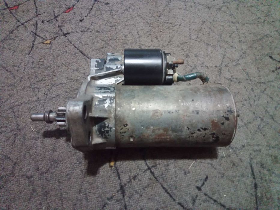 Стартер Volkswagen Golf (II) Jetta II Passat B3  0001110001