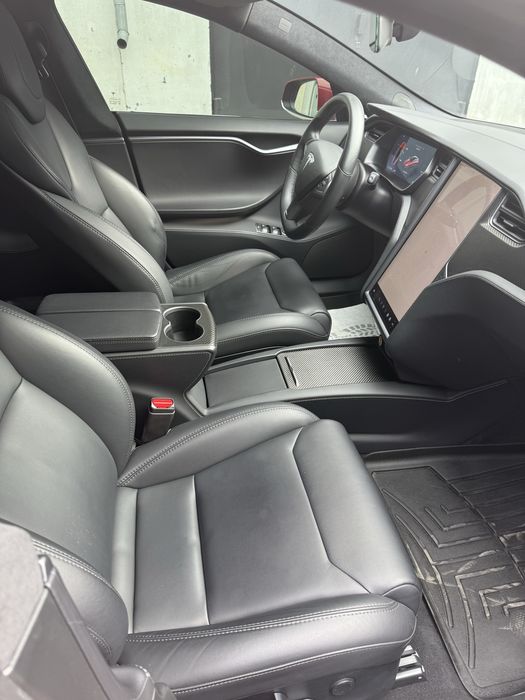 Тесла модел S 100D