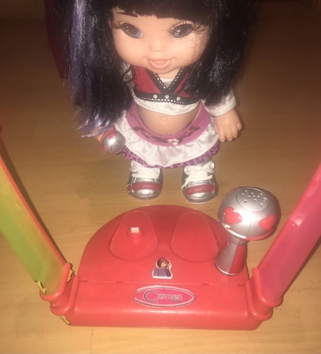 Boneca Jaggets com microfone