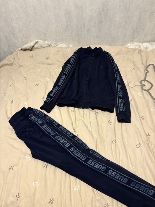 Костюм Guess.
