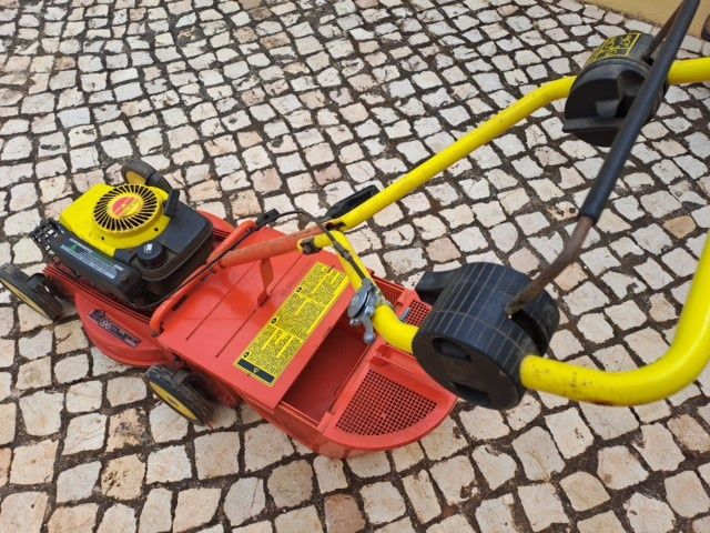 Corta Relvas Outils Wolf