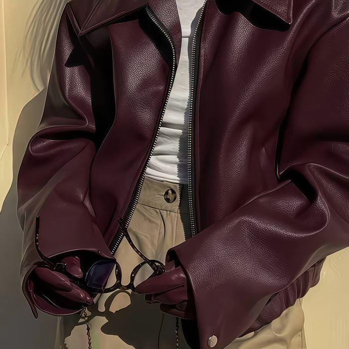 Нова куртка із кожзаму