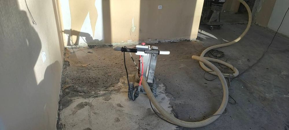 Usuwanie subitu kleju lepiku demontaż parkietu