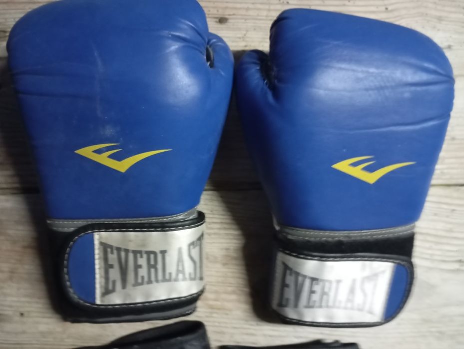 Luvas de boxe, vários modelos