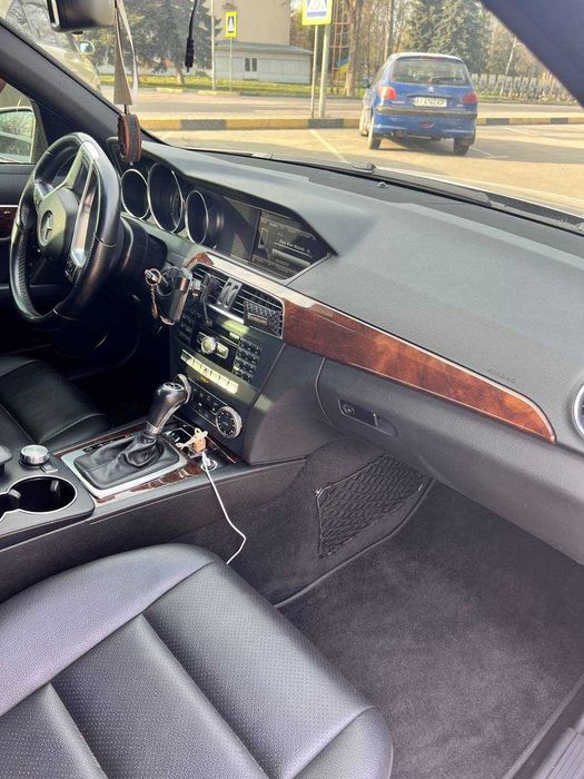 Mercedes-Benz C-Class 2013