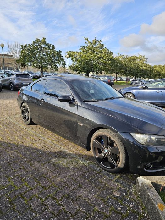 BMW E92 320D 2007 — photo 3