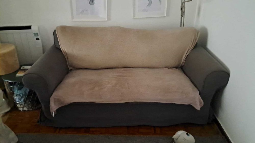 Sofás IKEA de 2 lugares e 1 lugar