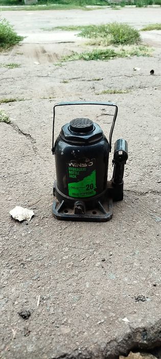 Продам домкрат 20т