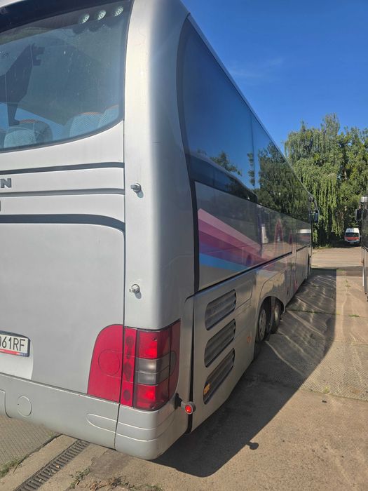 MAN R03 Lions Coach