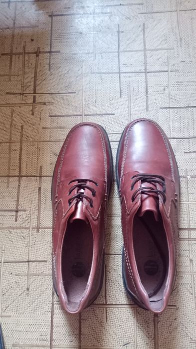 Продам кожаные туфли