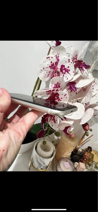 iPhone 11 64GB biały