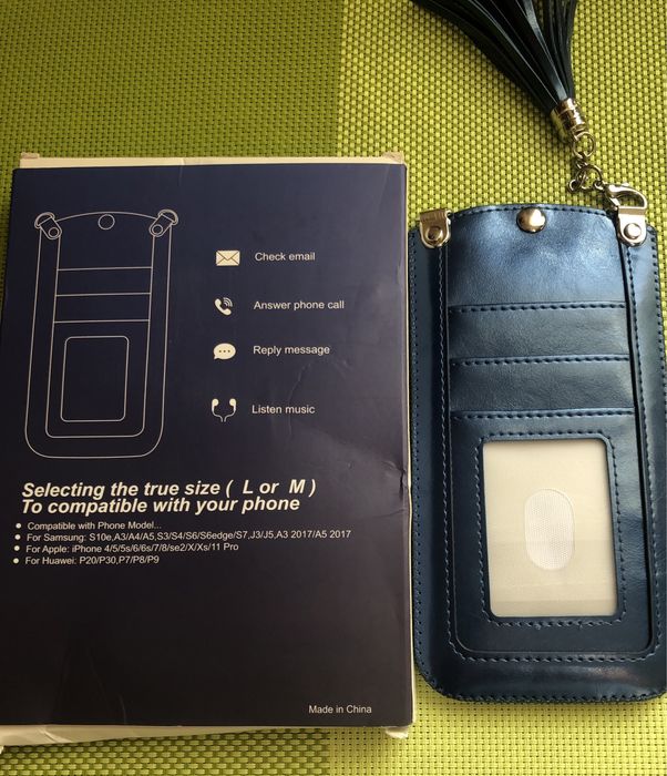 Etui skorzane na telefon na ramie