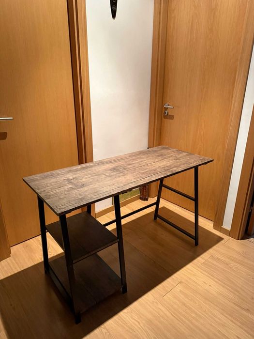 Secretary desk in good condition, made of wood64738755660417123