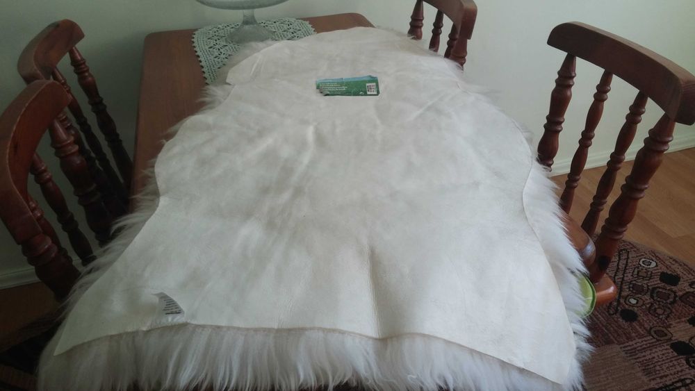 Luksusowa  jagnięca skóra  Biltema  60cm x 95 cm - bdb  !!