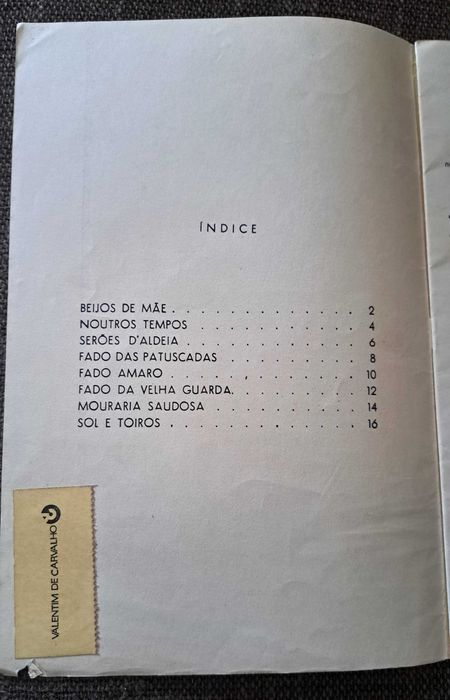 Livro com 8 Partituras de Fado