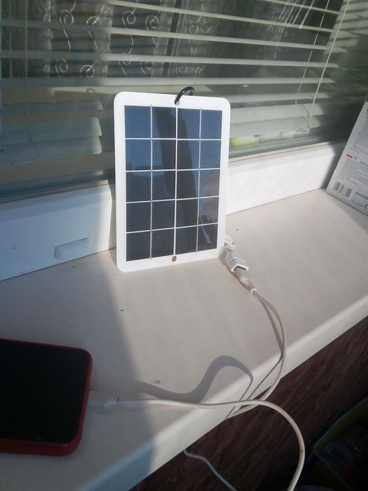 Солнечная панель. Зарядное для телефона.