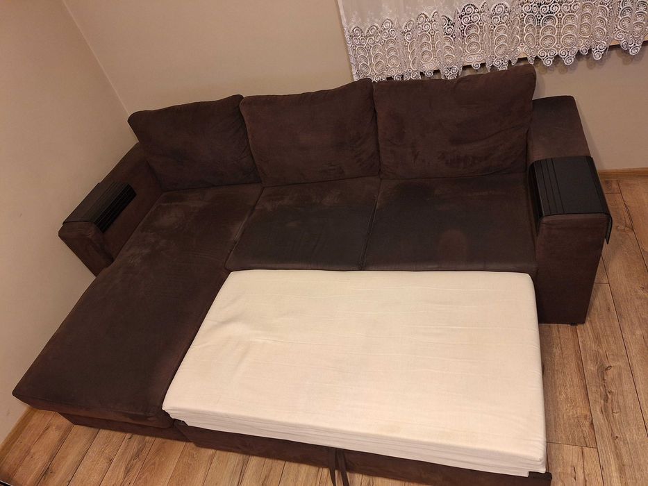 Narożnik w kolorze czekolady.