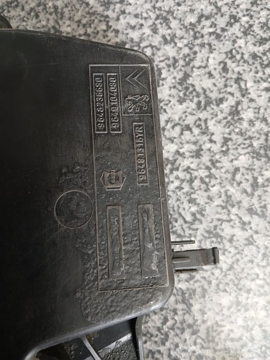 Suporte de pneu subselente  peugeot 307
