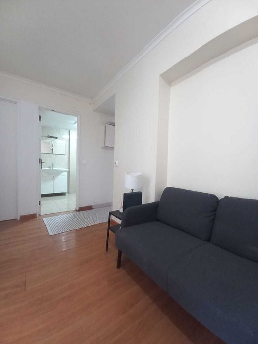 Quarto individual com tv 8min do metro Encarnacao sem caução