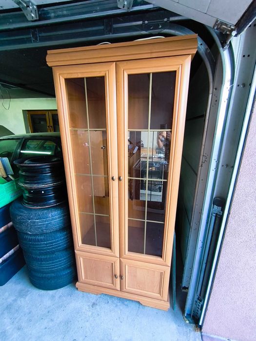 witryna witrynka szafa przeszklona gablotka