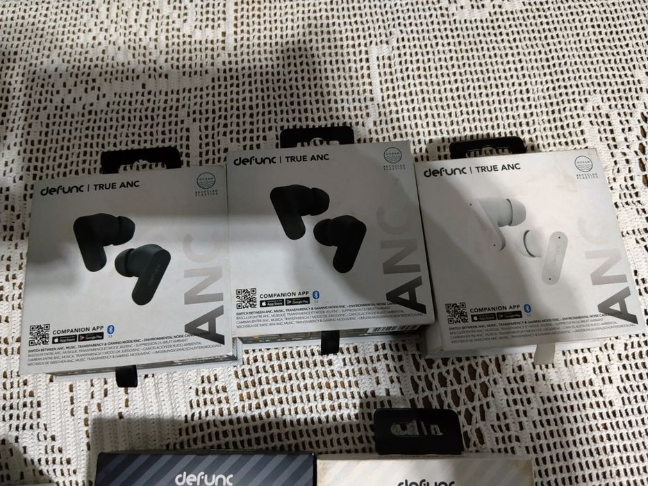 Auriculares Bluetooth - Branco e Preto - Vários