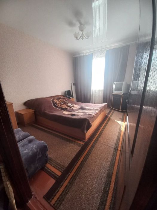 Продається 2 кімнатна квартира , вул. Олексія Хижняка