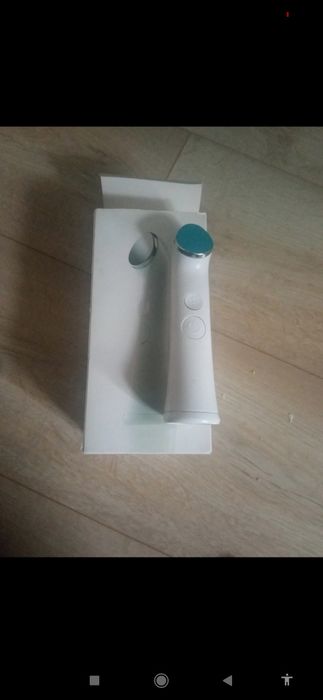 Żelazko do twarzy Arbonne