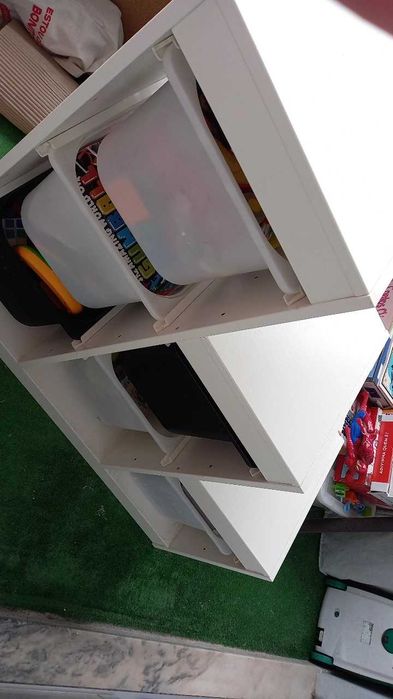 Móvel com caixas Ikea