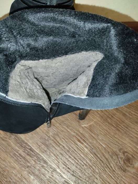 Продам замшеві сапожки