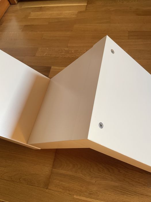 Prateleira suspensa em madeira