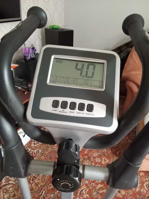 Orbitrek firmy Iron Body.