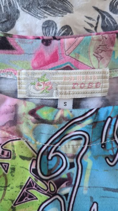 Dopasowana kolorowa sukienka midi sportowa tuba graffiti 36/S