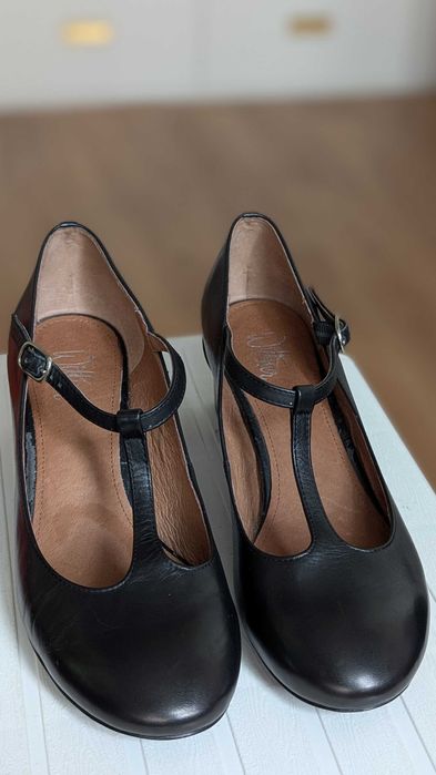 Туфлі на підборах WITTNER Australia