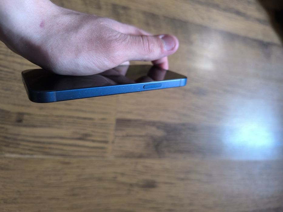Продам iPhone 12 mini 64 ГБ