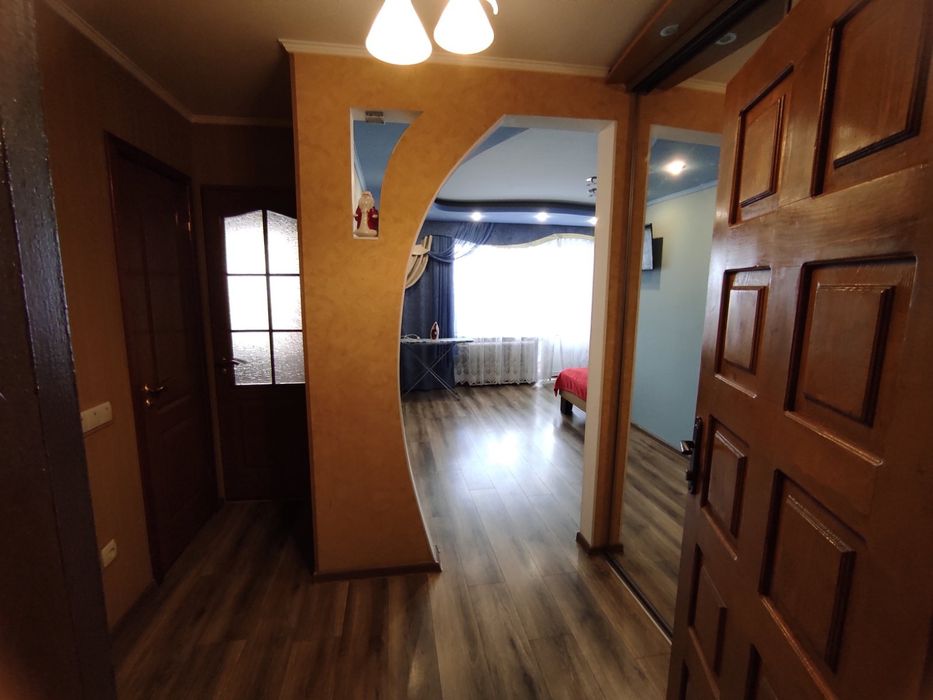 ПОЧАСОВО ПОСУТОЧНО квартира ж/д Вокзал .ц.Рынок .Smart tv