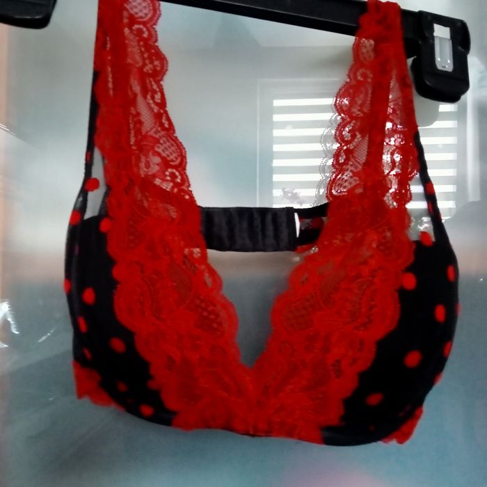 Biustonosz push up,balkonetka,z koronką Intimissimi Giorgia 75C