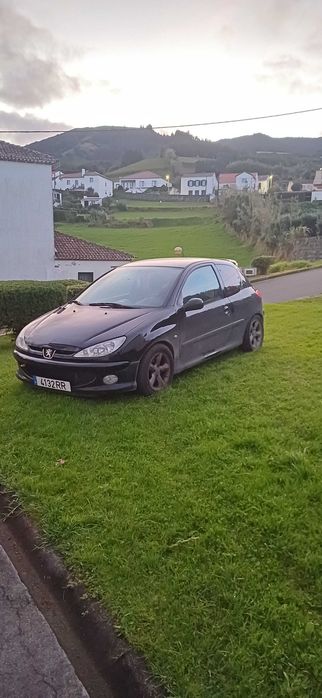 Vendo meu carro para comprar  outro familiar