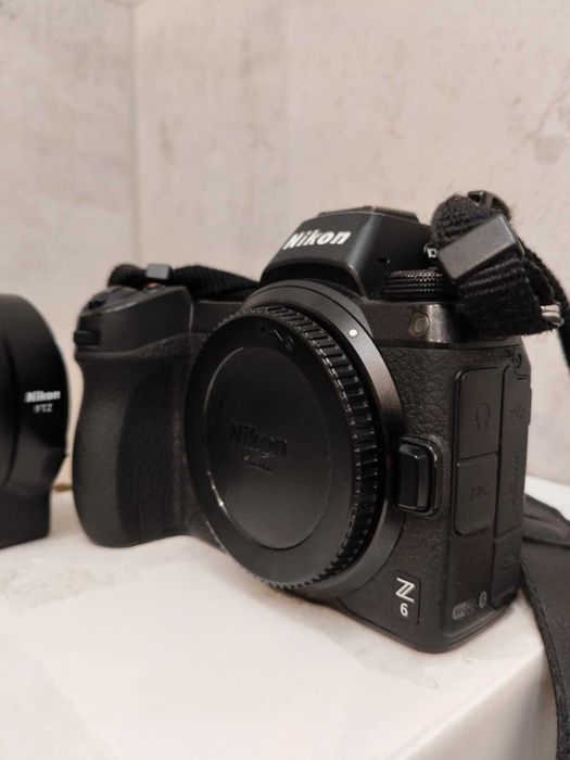 Aparat Nikon Z6 z kartą pamięci