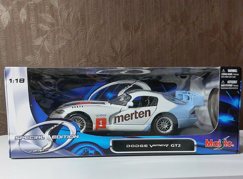 1:18 Dodge Viper GT2. Maisto