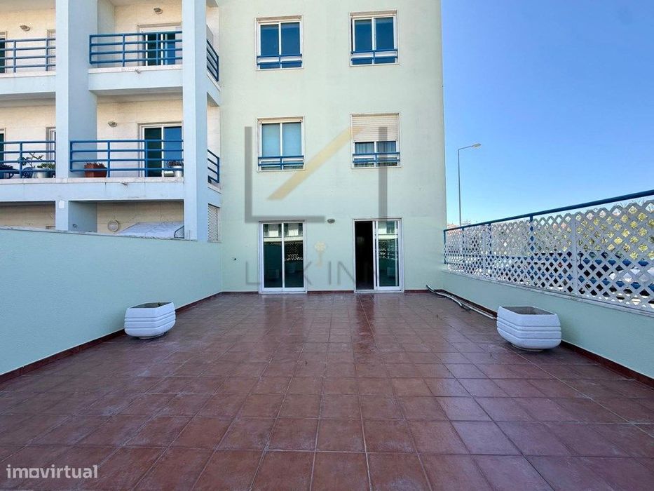T2 Remodelado com Terraço de 48 m², Garagem Box e Arrecadação