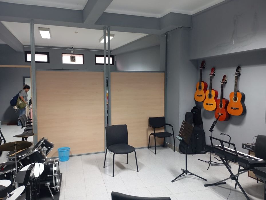 Salas para arrendar em espaço comercial