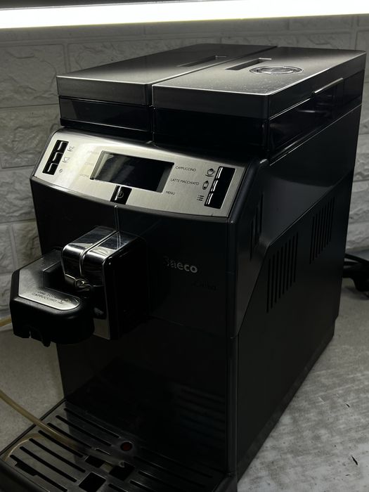 Кофемашина Saeco Lirika One Touch Cappuccino