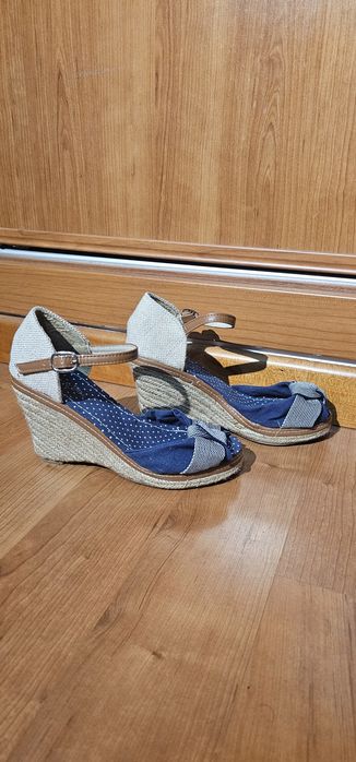 Sapatos de salto