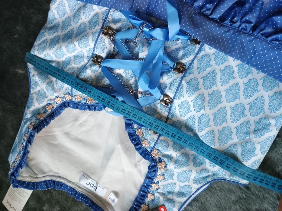 Sukienka bawarska Dirndl tradycyjny strój ludowy