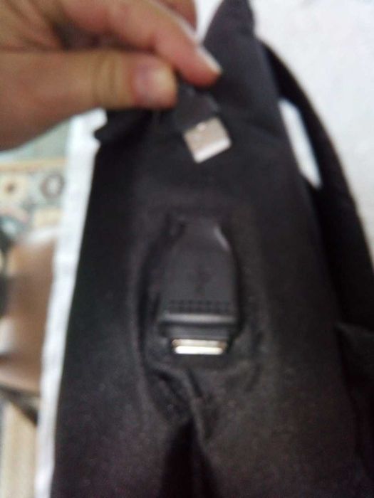 Mochila de viagem com saída para ligação USB, como NOVA!