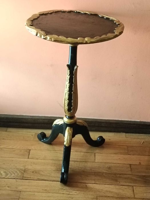 Mesa de apoio de pé de galo