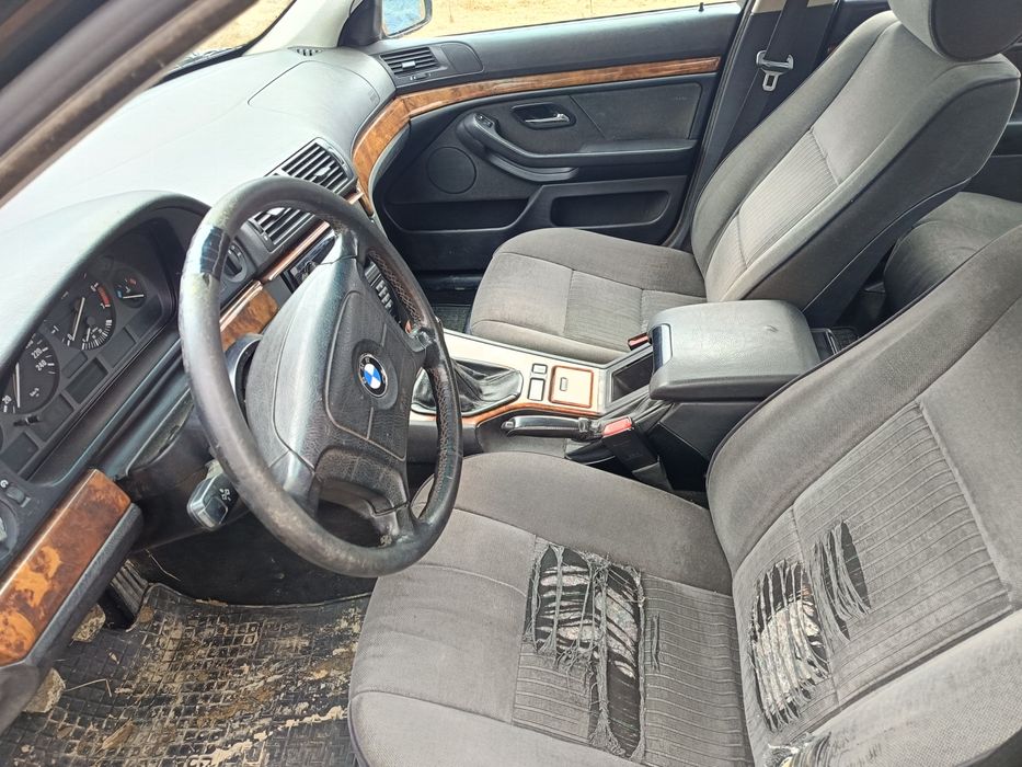Продаю BMW e39 2.5 бензин